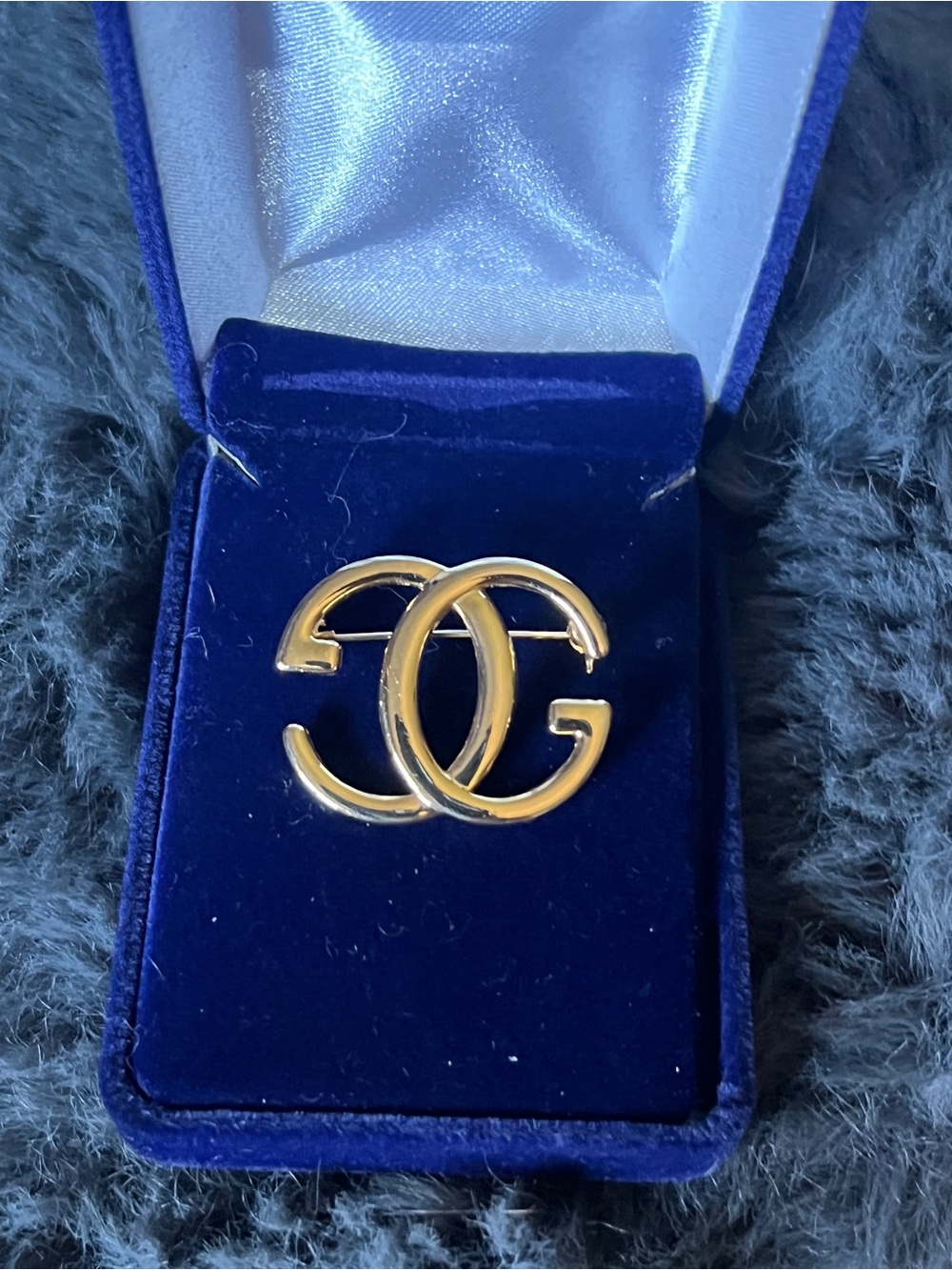 Gucci Gold Interlocking G Logo Brooch